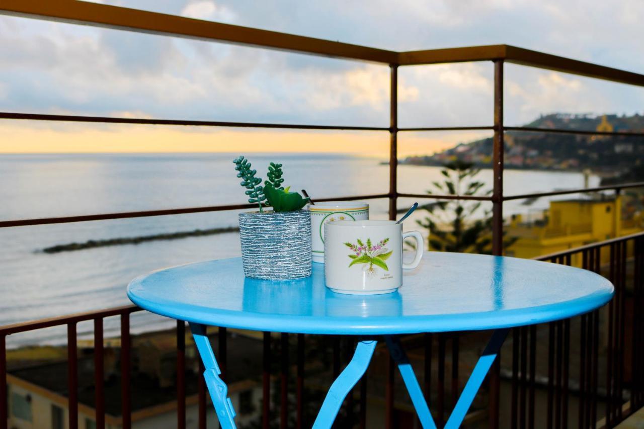 H11 Arma Vista Mare Panoramica Apartment อาร์มา ดิ ตัจจา ภายนอก รูปภาพ