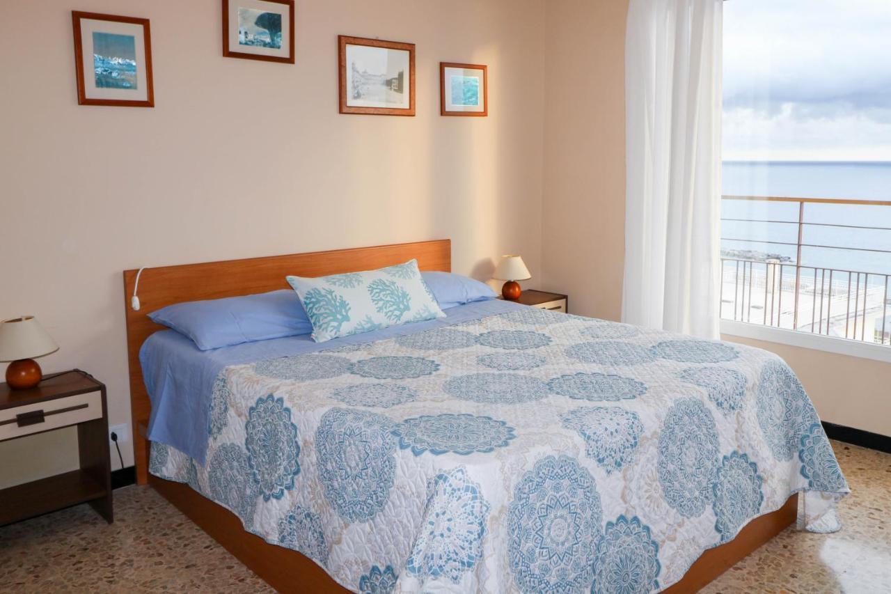 H11 Arma Vista Mare Panoramica Apartment อาร์มา ดิ ตัจจา ภายนอก รูปภาพ